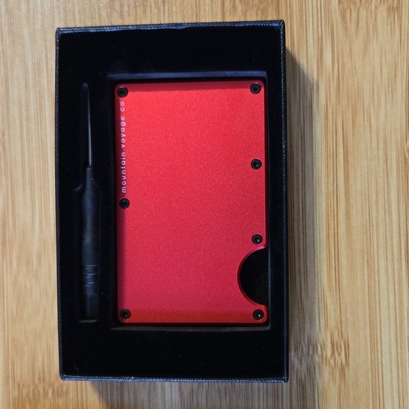 Mountain Voyage Slim Minimalist Wallet - New - Picture 1 of 5